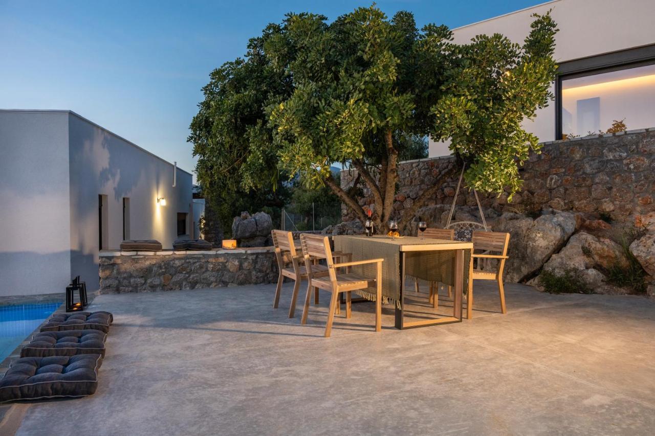 Casatino Villas Kalianeika エクステリア 写真